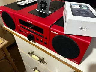 Yamaha CD player with IPod docking station