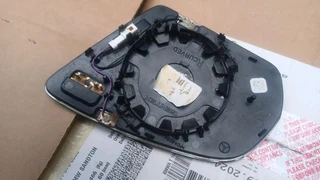 Mercedes-Benz w205 right side original view mirror glass. Contact Ryhen Auto Spares 646 louis botha