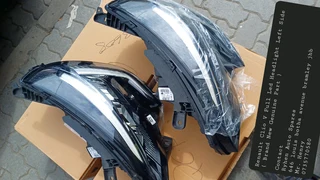 Renault Clio V Full Led Headlights Left and right Sides ( Brand New Genuine Part )