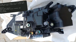 NISSAN Genuine X-TRAIL T32 Late Model LED Headlight Lights Lamps Right ( Brand New )Contact Ryhen Au