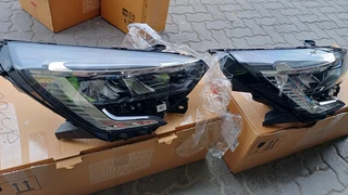 Renault Clio V Full Led Headlights Left and right Sides ( Brand New Genuine Part )