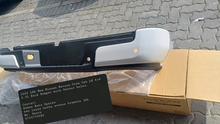 2022 LHD New Nissan Navara Crew Cab LE 4×4 2.5L Back Bumper with Sensor holes.Contact Ryhen Auto Spa