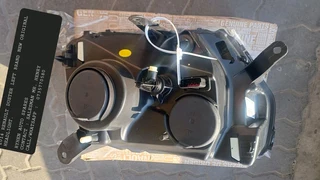 2014 RENAULT DUSTER LEFT BRAND NEW ORIGINAL HEADLIGHT.RYHEN AUTO SPARESCONTACT : SALESMAN MR. HENRY