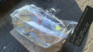 2014 RENAULT DUSTER LEFT BRAND NEW ORIGINAL HEADLIGHT.RYHEN AUTO SPARESCONTACT : SALESMAN MR. HENRY