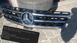 W166 Main Grill With Chrome Beading Fits cars from 2012 to 2015. Contact Ryhen Auto Spares 646 louis