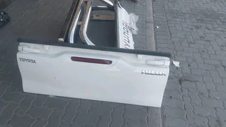 Toyota Hilux GD6 Single Cab original white Tailgate ( Rubberized  )Contact Ryhen Auto Spares 646 lou