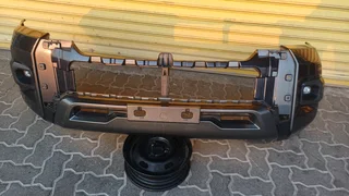 TOYOTA HILUX MK8 Pick-up N1 Front Bumper 52119-YP912 2.8, complete with led spotlights.