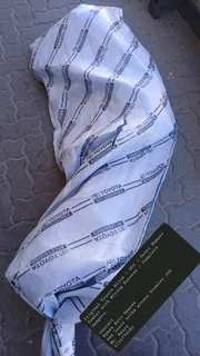 Original Toyota Hilux ( GD6 ) Under Bumper Towbar with Wiring Harness / Complete Gadgets.Contact Ryh