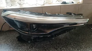 2022-2025 Toyota Corolla Cross Led Headlight Rh Pasennger Side Oem