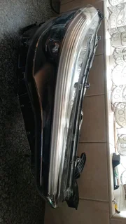 2022-2025 Toyota Corolla Cross LED Headlight RH PASENNGER SIDE OEM