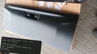 2019 / 22 Isuzu D-max  (centre Open) - Brand New Tailgate. Ryhen Auto Spares 646 Louis Botha Avenue