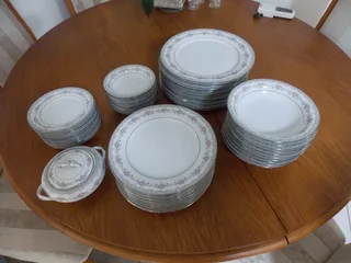 Noritake Dinner set