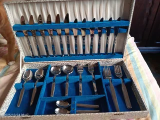 Vintage 1960 canteen of Viners International cutlery for sale.