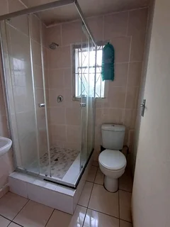 2bedroom longbury R5900