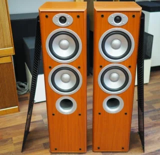 Jamo E350 Speakers