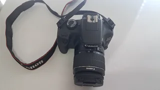 PRISTINE CONDITION CANON 4000D TWIN LENS CAMERA BUNDLE