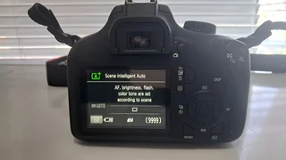 PRISTINE CONDITION CANON 4000D TWIN LENS CAMERA BUNDLE