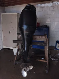 2 x 140hp suzuki 4 stroke outboard motors