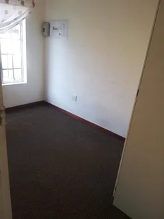 Sharing, 3 Bed Apartment Available Immediately, Ferndale Randburg, R2950 inclusive of water