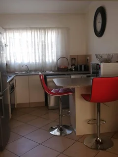 Sharing, 3 Bed Apartment Available Immediately, Ferndale Randburg, R2950 inclusive of water