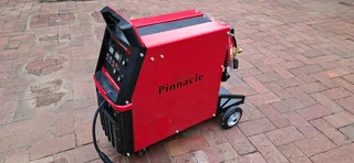 Pinacle 251c Mig welder R10500