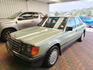 1989 Mercedes Benz 260e Auto