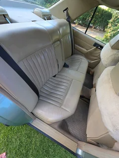 1989 MERCEDES BENZ 260E AUTO