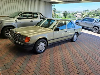 1987 Mercedes Benz W124 300D