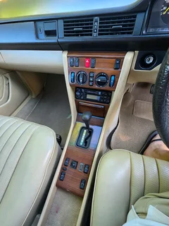 1987 Mercedes Benz W124 300D