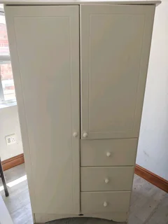 Treehouse bailey double panel kids cupboard