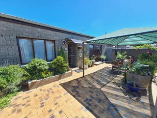 Large Low Maintenance 3-Bed Home in Tableview