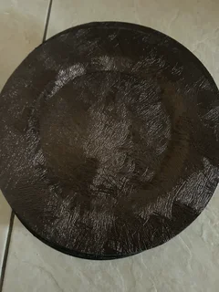 Decorative underplates for crockery