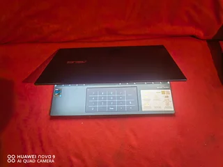 Asus zenbook core i5 11th gen 512ssd 8gig ram Oled display battery 12+ in very good condition.