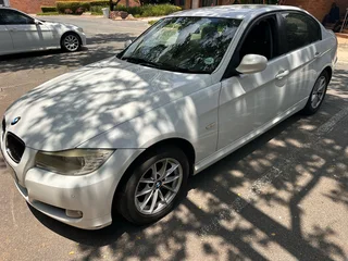 2010 BMW 320i *A must see*