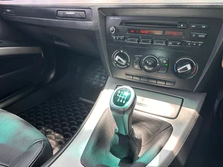 2010 BMW 320i *A must see*