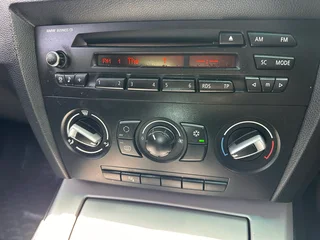 2010 BMW 320i *A must see*