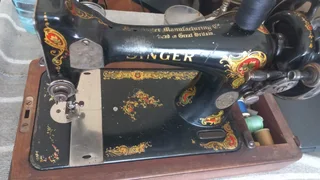vintage singer sewing machines