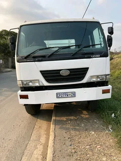 Nissan Ud90 Dropside Truck