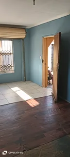 Rooms - Ad posted by kabelo godfrey