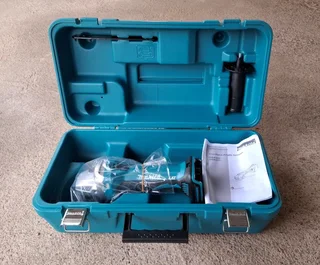 Makita DGA452ZK 18v Cordless Angle Grinder