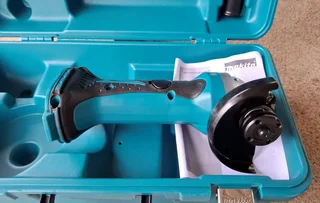 Makita DGA452ZK 18v Cordless Angle Grinder