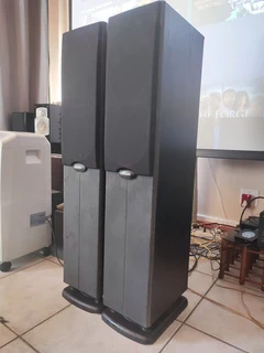 Polk Audio RT1000i powered floorstanders with top midrange speakers and built in active subwoofer,mi