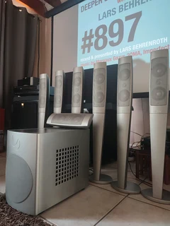 Infinity Oreus 7.1 speaker set in immaculate condition all aluminium enclosures for each unit with d