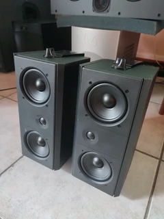 Polycom two way speakers 4 ohms 150 watt RMS each with quality sound and bass output perfect for ste