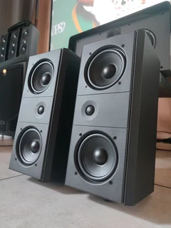 Polycom two way speakers 4 ohms 150 watt RMS each with quality sound and bass output perfect for ste