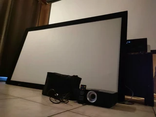 Acer p1285 hdmi 3200 lumens projector with 90 inch 16:9 parrot h d screen and accessories in excelle
