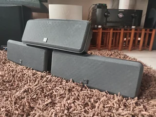 Boston LCR MCS 130 speakers in excellent condition with high-end audio output and bass perfect for f