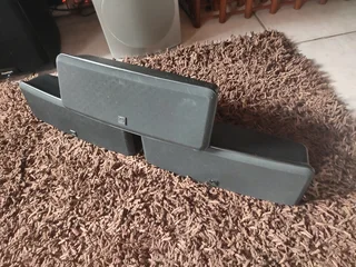 Boston LCR MCS 130 speakers in excellent condition with high-end audio output and bass perfect for f