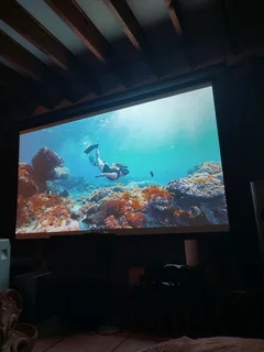 Dell 1850 HDMI 1080p native resolution 3000 -3800 lumens 10 bit colour processing in excellent condi