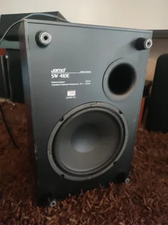 Jamo 5.1 surround sound system with Sherwood 5.1 HDMI 100 watt per a channel and comes with remote a